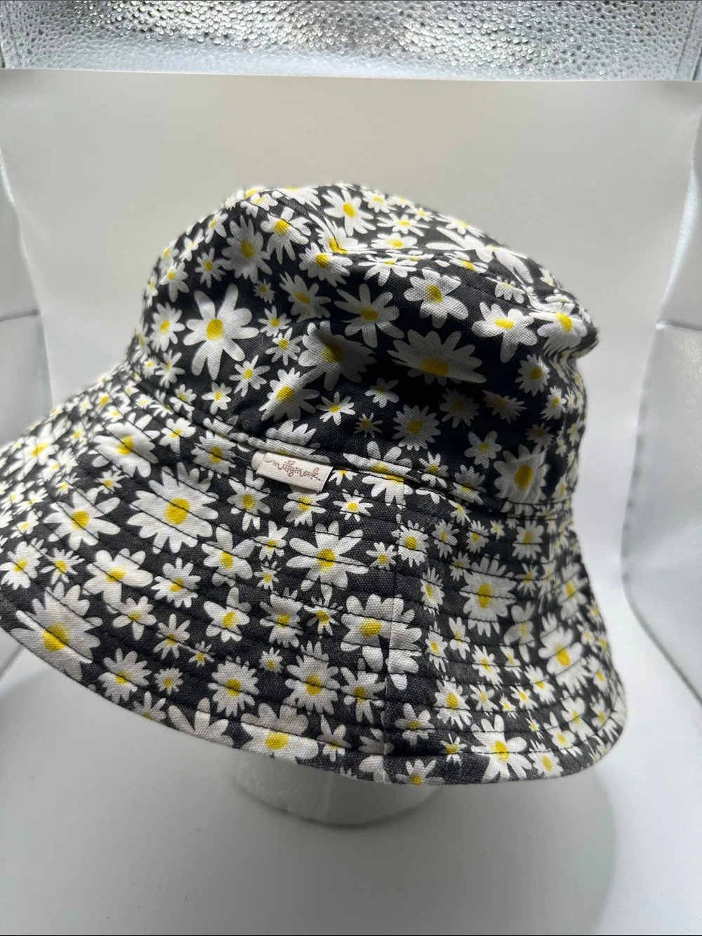 Millymook Black Daisy Bucket Hat with Chin Strap